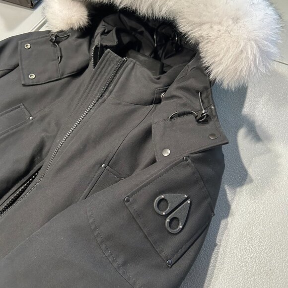 Womans Moose Knuckles Yukon Parka Coat XL excellent condition! - Picture 8 of 8